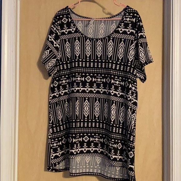 NWT LuLaRoe Classic T 2XL - Picture 1 of 1